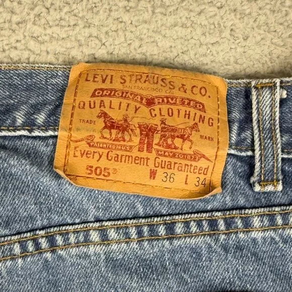 Levi's Jeans Men's 36x34 Blue Denim Straight Leg 505 Classic American Pants - Picture 6 of 7